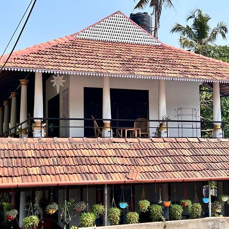 Marari Beach Cleetus Homestay Mararikulam Exteriör bild